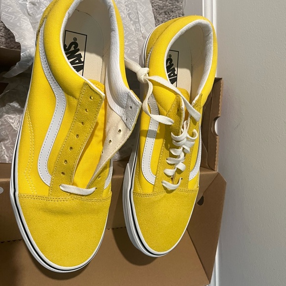 Vans Yellow Sneakers Classic Low-Top Style - Picture 4 of 7